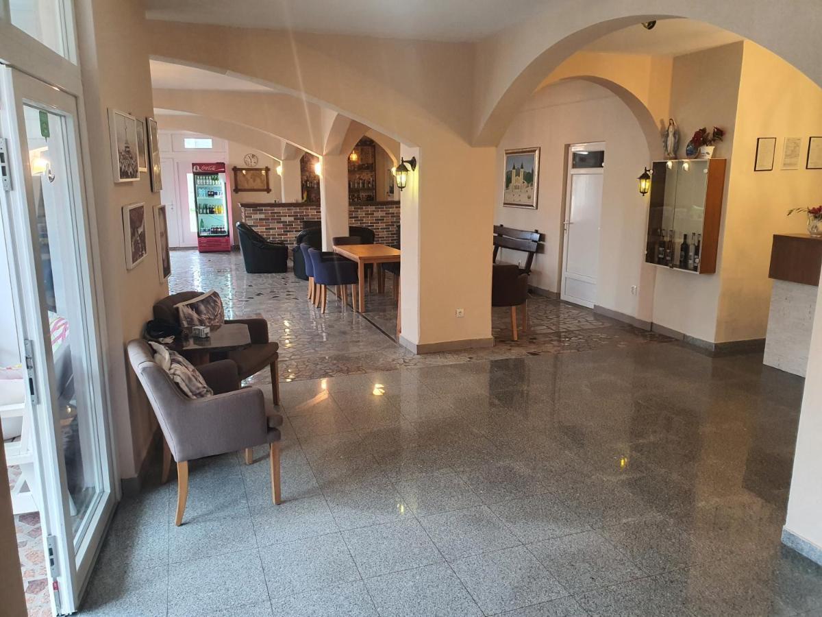 Hotel Barbaric Međugorje Екстериор снимка